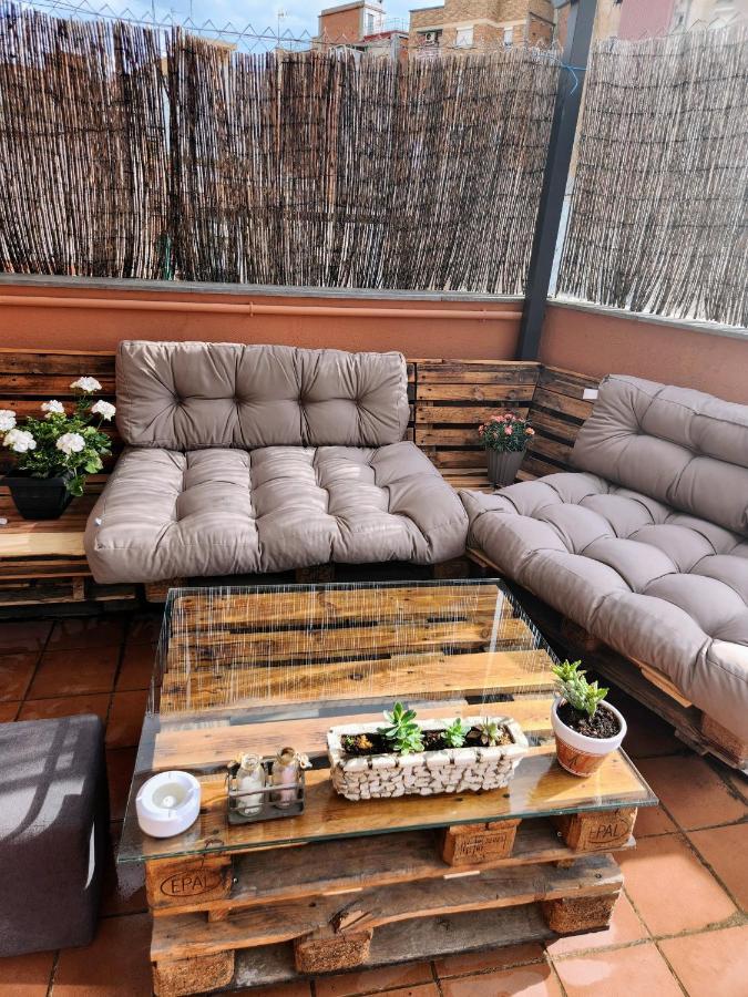 Estudio Con Terraza Badalona Hotel Bagian luar foto
