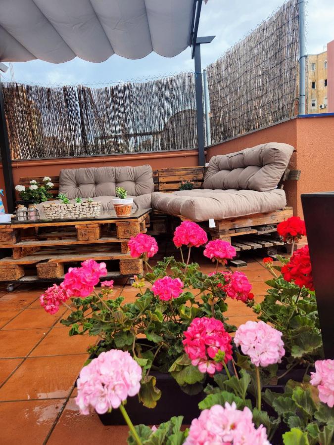 Estudio Con Terraza Badalona Hotel Bagian luar foto