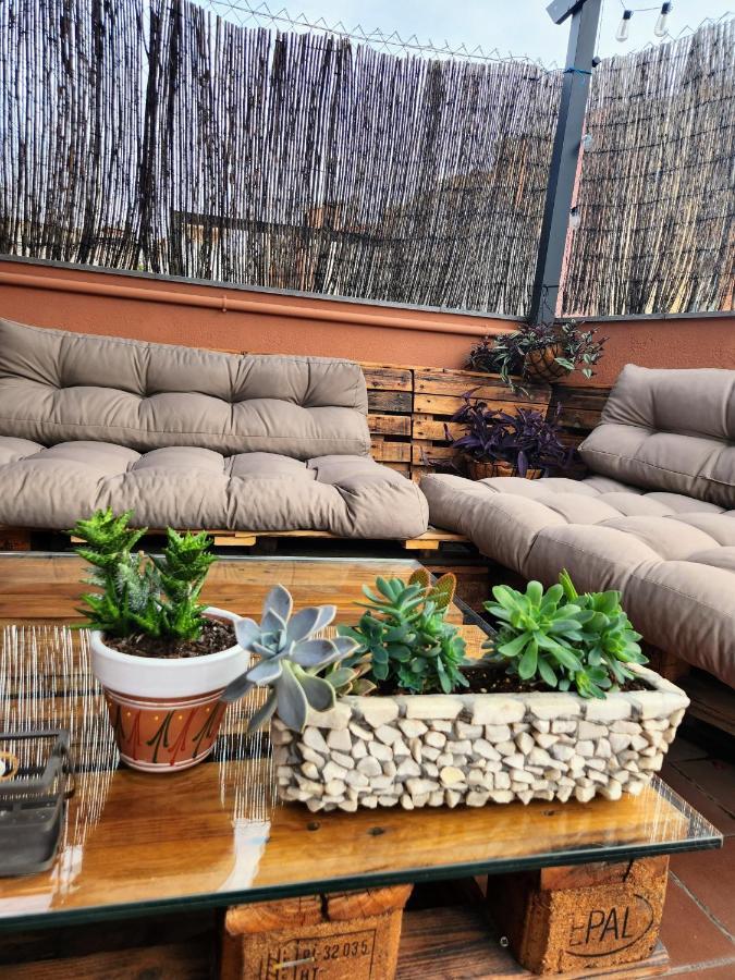 Estudio Con Terraza Badalona Hotel Bagian luar foto